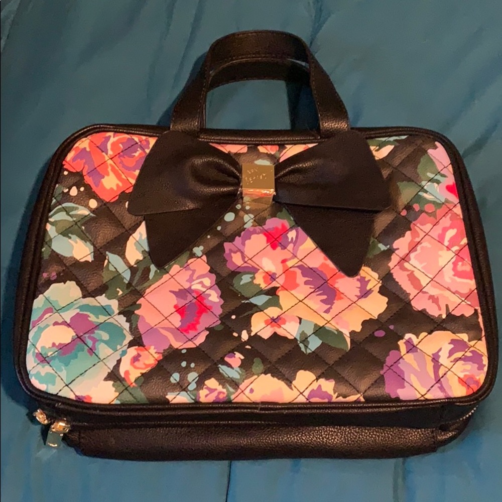 Betsey Johnson Cosmetic Traveling Bag